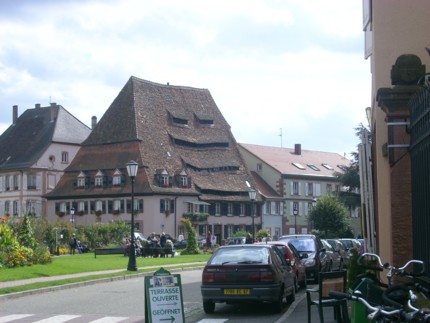Bürgerhaus mit eindrucksvollem Dach